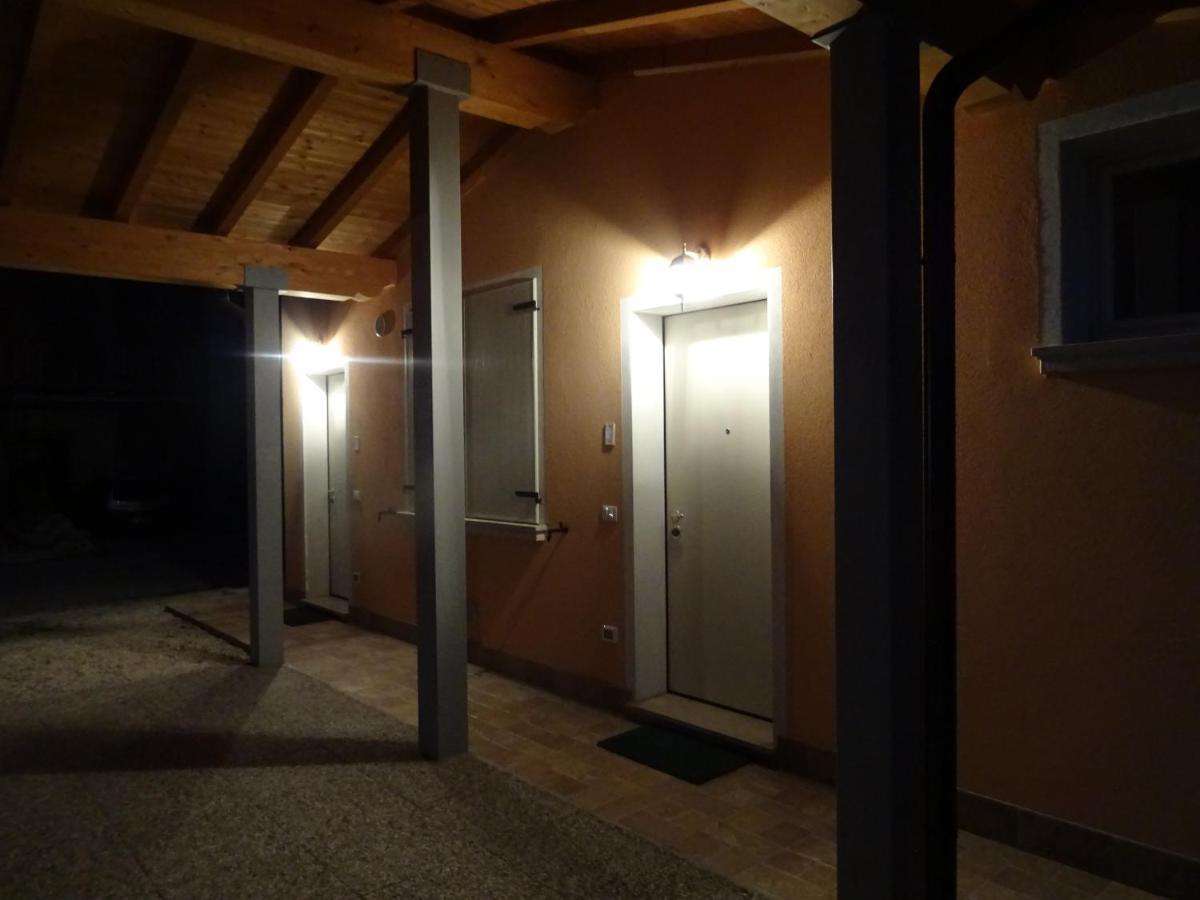 Cascina Legnago Bilocale A 6 Chilometri Da Salo' Apartment Villanuova sul clisi Ngoại thất bức ảnh