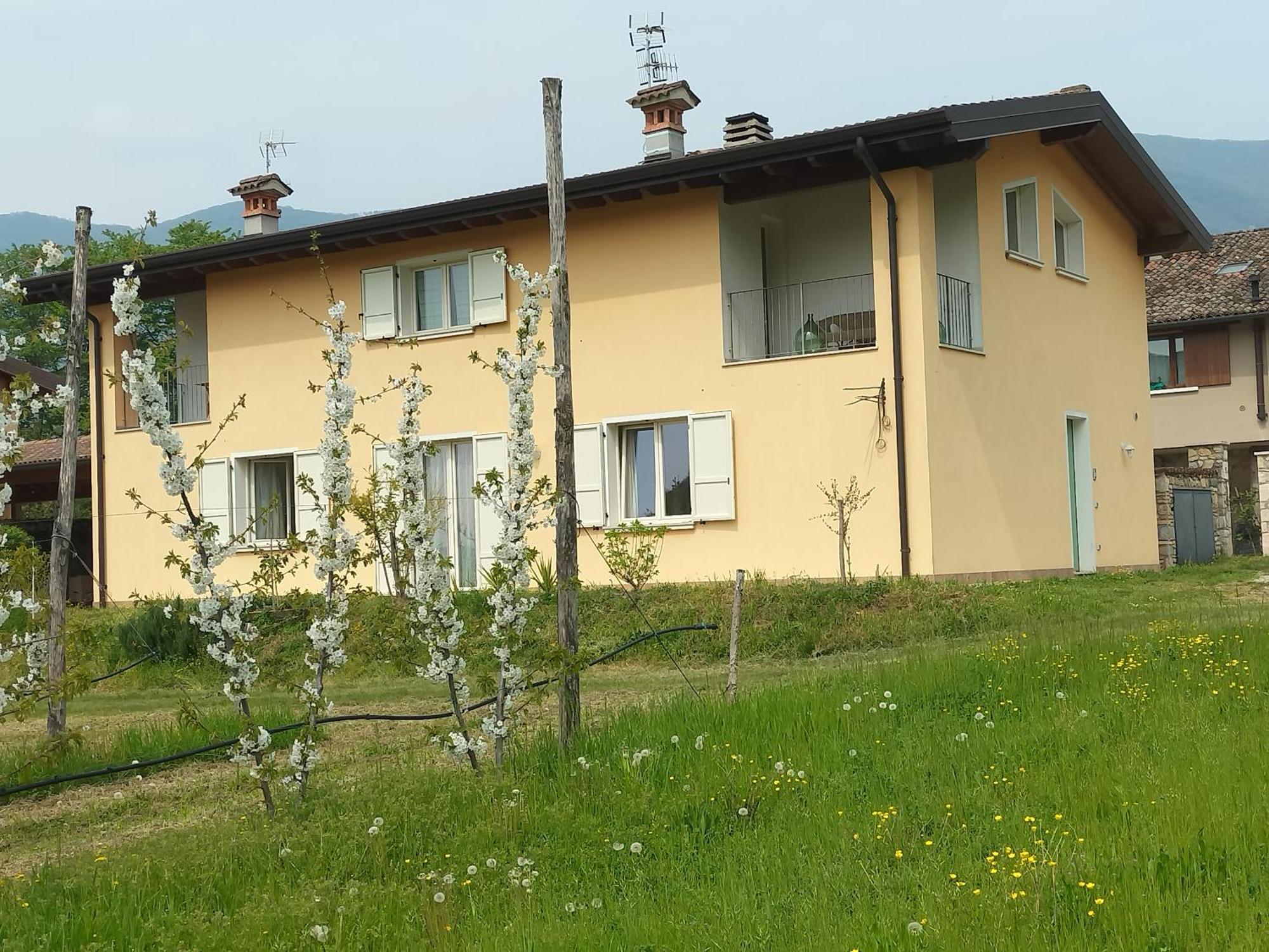 Cascina Legnago Bilocale A 6 Chilometri Da Salo' Apartment Villanuova sul clisi Ngoại thất bức ảnh