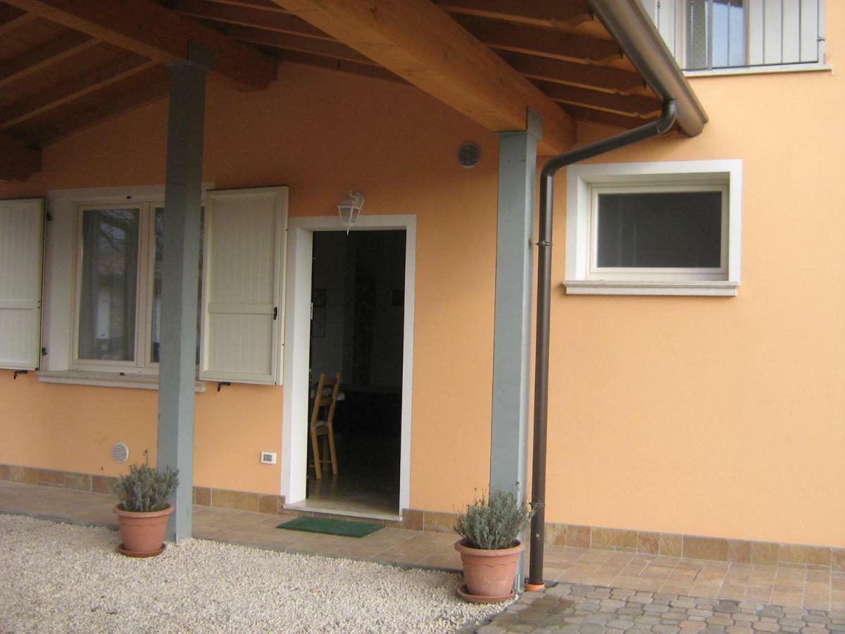 Cascina Legnago Bilocale A 6 Chilometri Da Salo' Apartment Villanuova sul clisi Ngoại thất bức ảnh